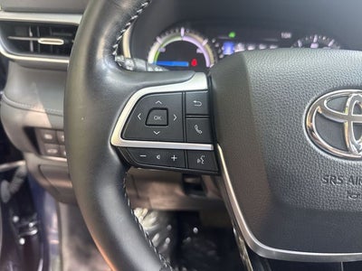 2022 Toyota Highlander Hybrid Platinum