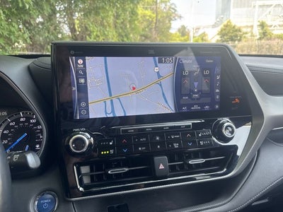 2022 Toyota Highlander Hybrid Platinum