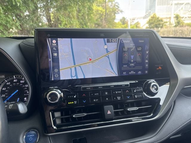 2022 Toyota Highlander Hybrid Platinum