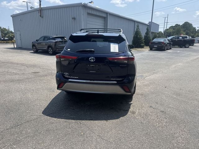 2022 Toyota Highlander Hybrid Platinum