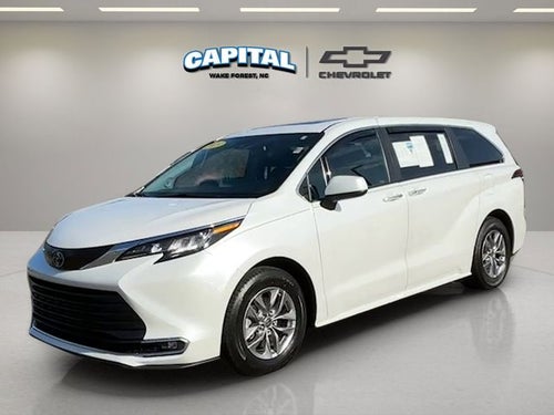 2023 Toyota Sienna XLE 8 Passenger