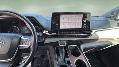 2023 Toyota Sienna XLE 8 Passenger