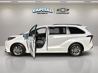 2023 Toyota Sienna XLE 8 Passenger