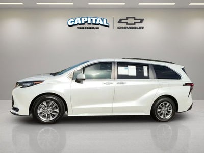2023 Toyota Sienna XLE 8 Passenger