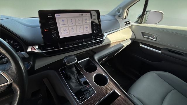 2023 Toyota Sienna XLE 8 Passenger