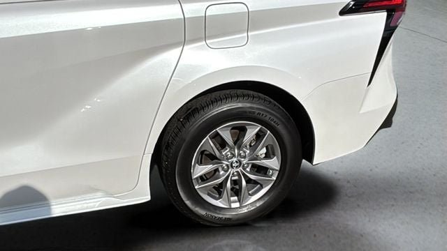 2023 Toyota Sienna XLE 8 Passenger