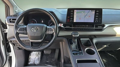 2023 Toyota Sienna XLE 8 Passenger