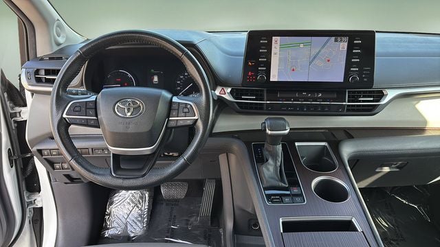 2023 Toyota Sienna XLE 8 Passenger