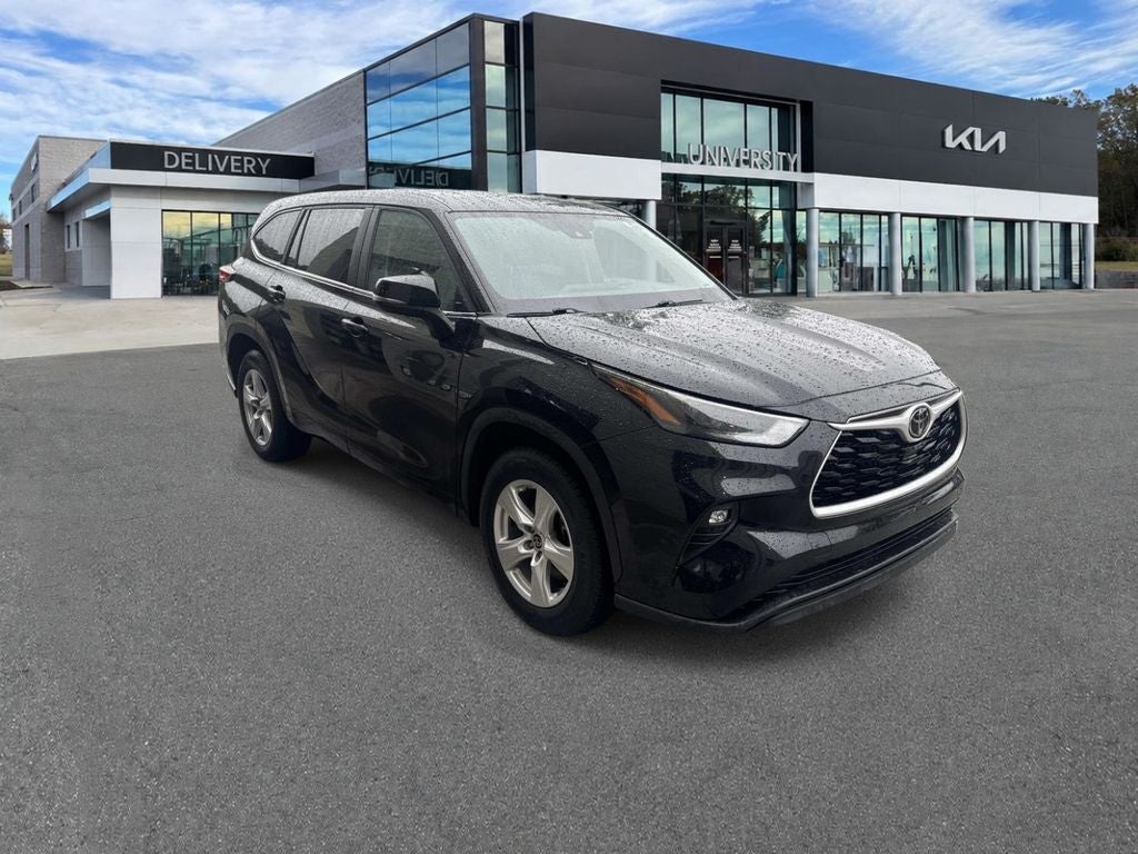 2023 Toyota Highlander LE