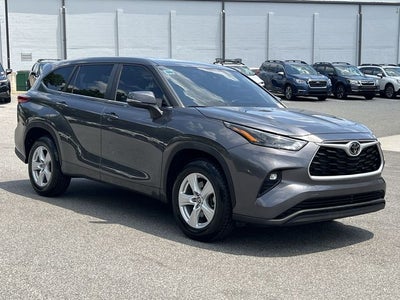 2023 Toyota Highlander LE