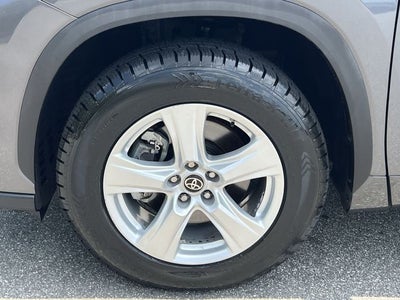 2023 Toyota Highlander LE