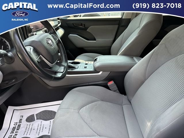 2023 Toyota Highlander LE