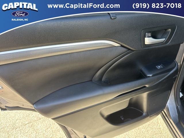 2017 Toyota Highlander SE