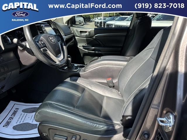 2017 Toyota Highlander SE