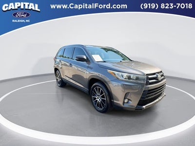 2017 Toyota Highlander SE