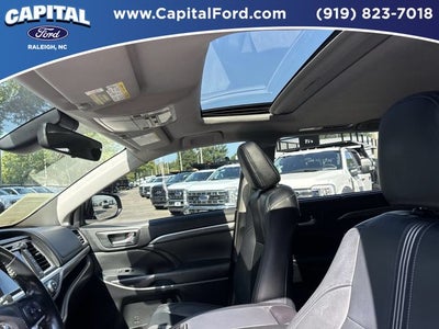 2017 Toyota Highlander SE