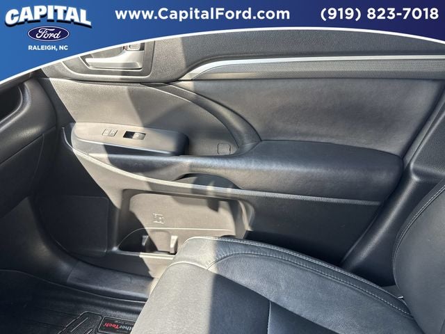 2017 Toyota Highlander SE