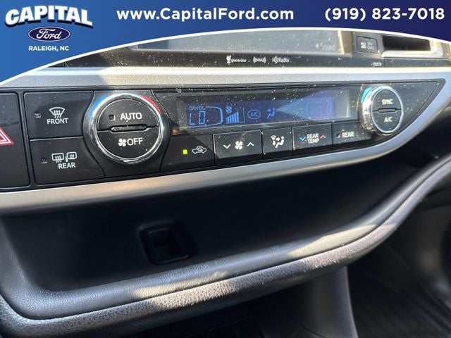 2017 Toyota Highlander SE
