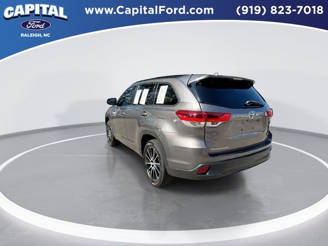 2017 Toyota Highlander SE