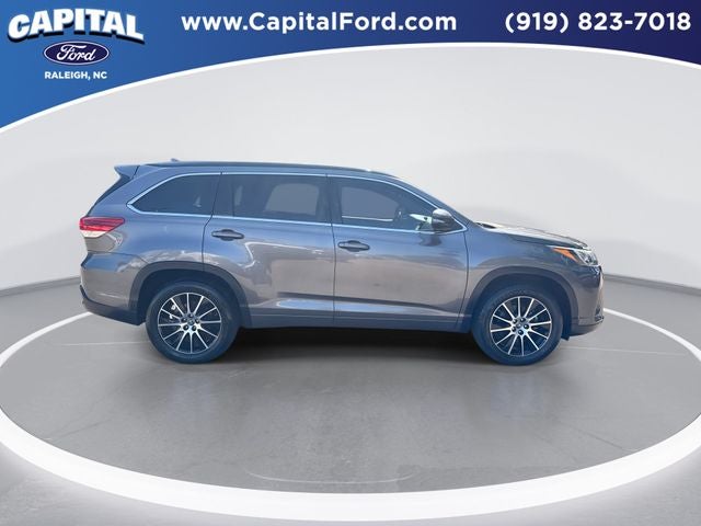 2017 Toyota Highlander SE