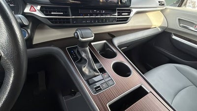 2024 Toyota Sienna XLE 8 Passenger