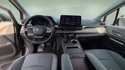 2024 Toyota Sienna XLE 8 Passenger