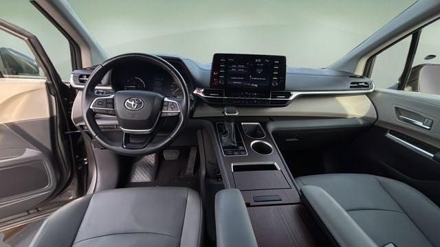 2024 Toyota Sienna XLE 8 Passenger