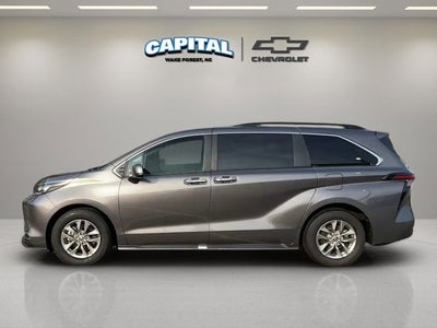 2024 Toyota Sienna XLE 8 Passenger