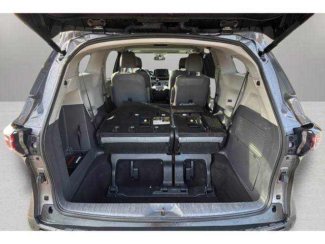 2024 Toyota Sienna XLE 8 Passenger