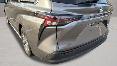 2024 Toyota Sienna XLE 8 Passenger