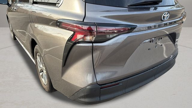 2024 Toyota Sienna XLE 8 Passenger
