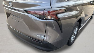 2024 Toyota Sienna XLE 8 Passenger
