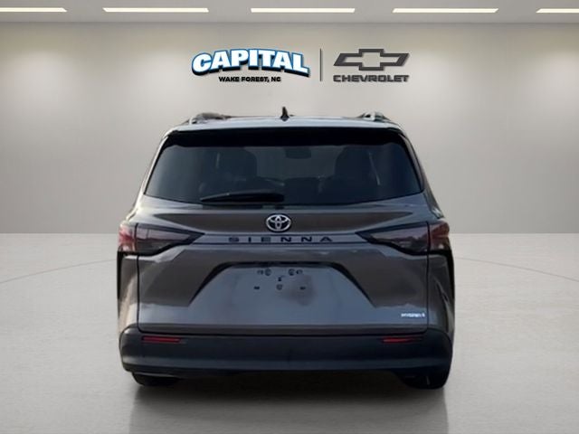 2024 Toyota Sienna XLE 8 Passenger