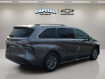 2024 Toyota Sienna XLE 8 Passenger