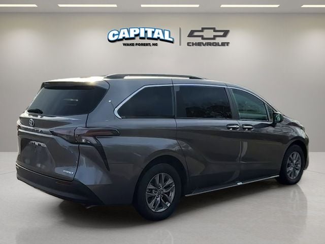 2024 Toyota Sienna XLE 8 Passenger
