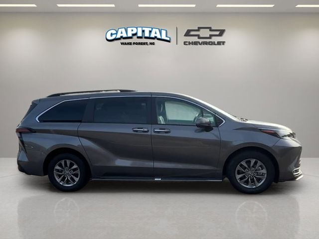 2024 Toyota Sienna XLE 8 Passenger