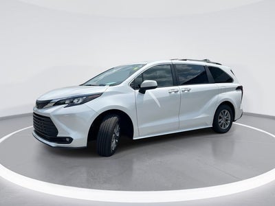 2026 Toyota Sienna XLE 8 Passenger