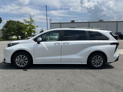 2026 Toyota Sienna XLE 8 Passenger