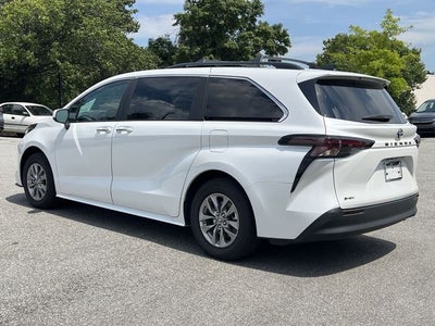2026 Toyota Sienna XLE 8 Passenger