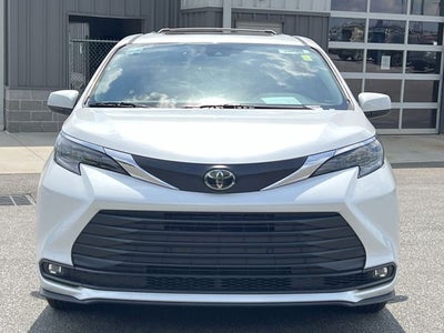 2026 Toyota Sienna XLE 8 Passenger