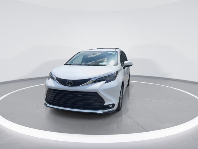 2026 Toyota Sienna XLE 8 Passenger