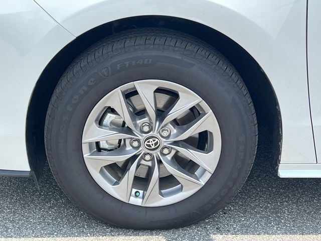 2026 Toyota Sienna XLE 8 Passenger
