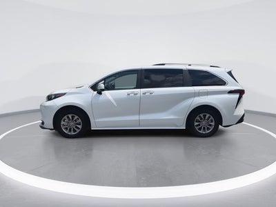 2026 Toyota Sienna XLE 8 Passenger
