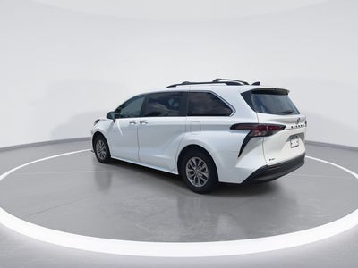 2026 Toyota Sienna XLE 8 Passenger