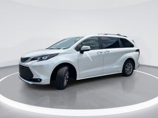 2026 Toyota Sienna XLE 8 Passenger