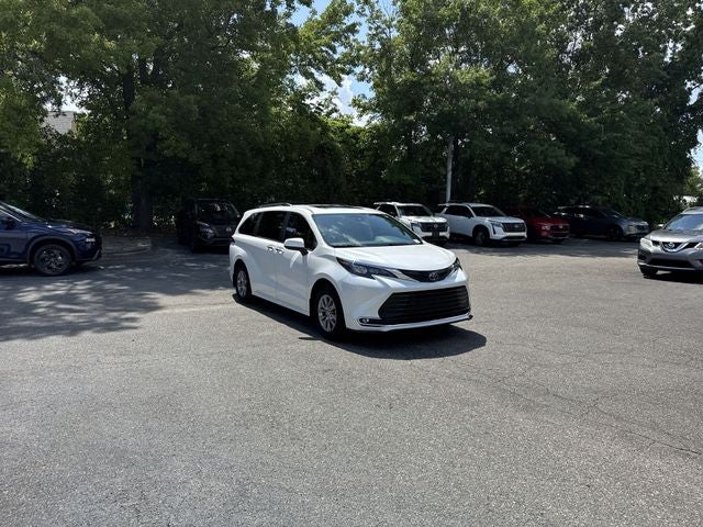 2024 Toyota Sienna XLE 7 Passenger