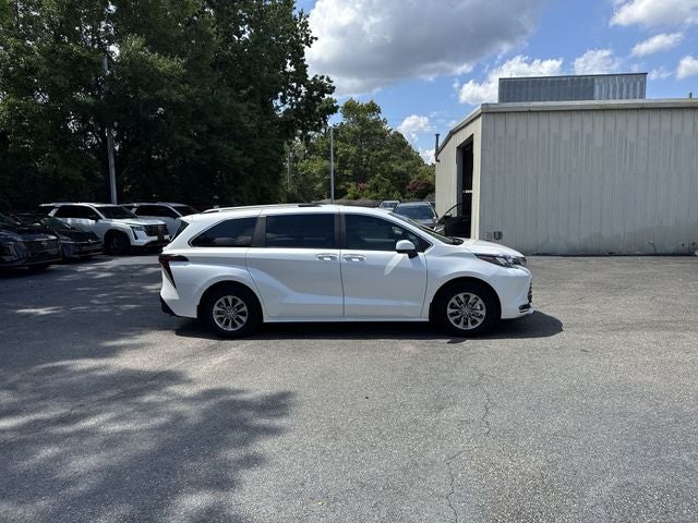 2024 Toyota Sienna XLE 7 Passenger