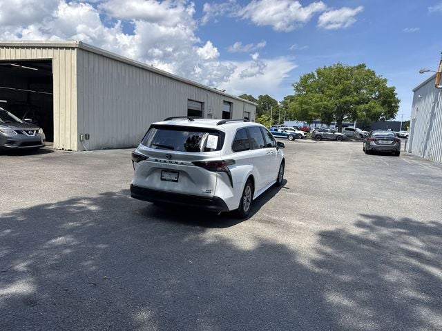 2024 Toyota Sienna XLE 7 Passenger