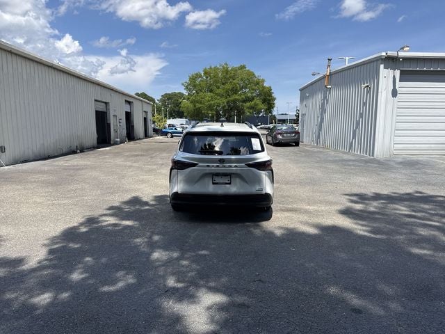 2024 Toyota Sienna XLE 7 Passenger