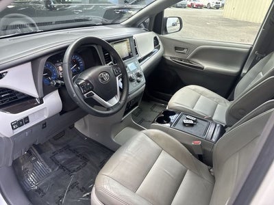 2018 Toyota Sienna XLE 8 Passenger